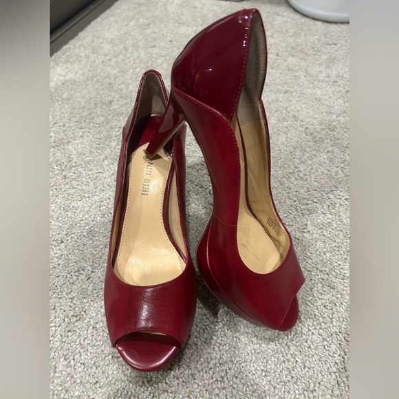 Peep Toe Heel - Red Patent Gianni Bini - Picture 1 of 7